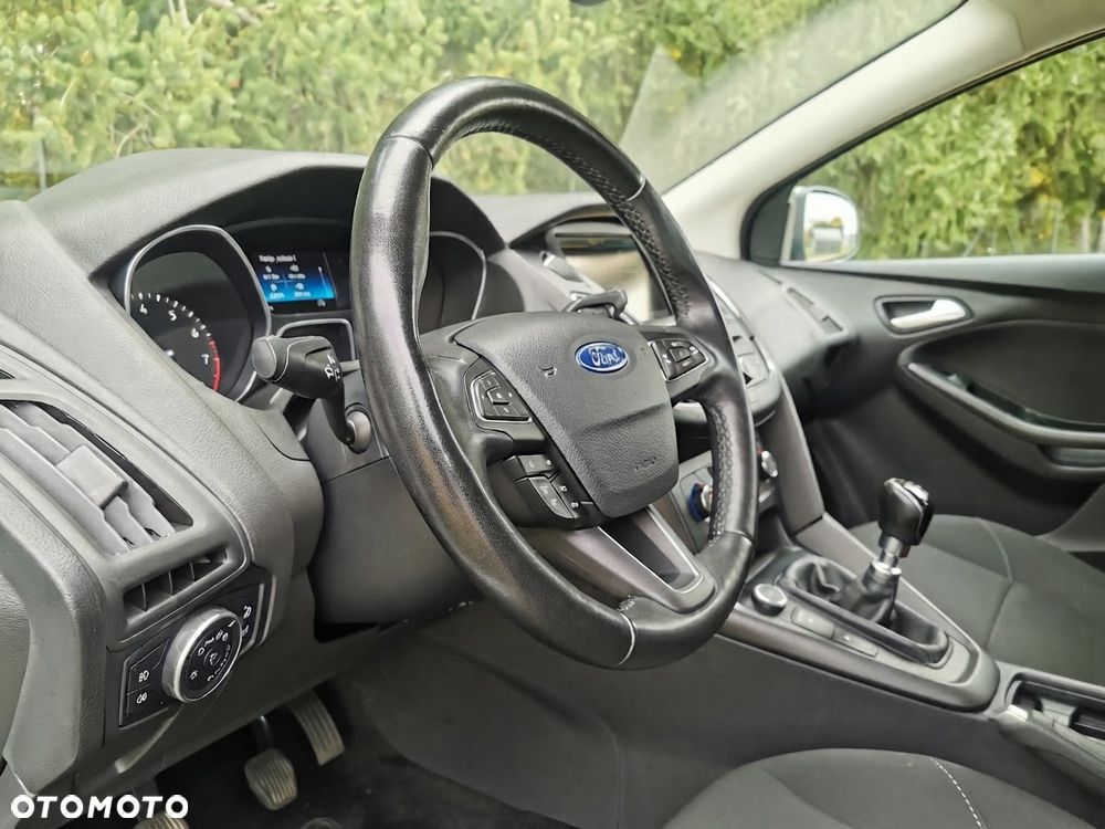 Ford Focus 1.5 EcoBoost Titanium ASS - 6