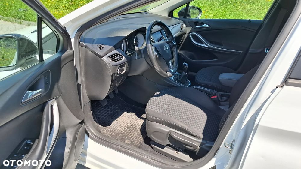 Opel Astra 1.2 T Edition S&S - 9