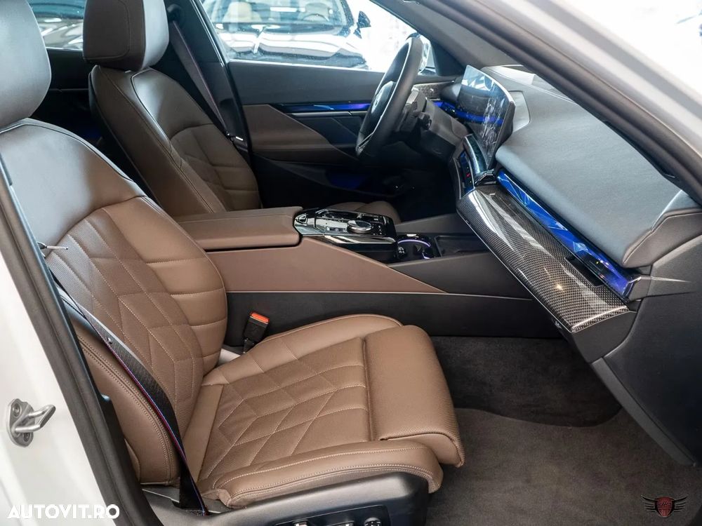 BMW Seria 5 550e xDrive Aut. - 11