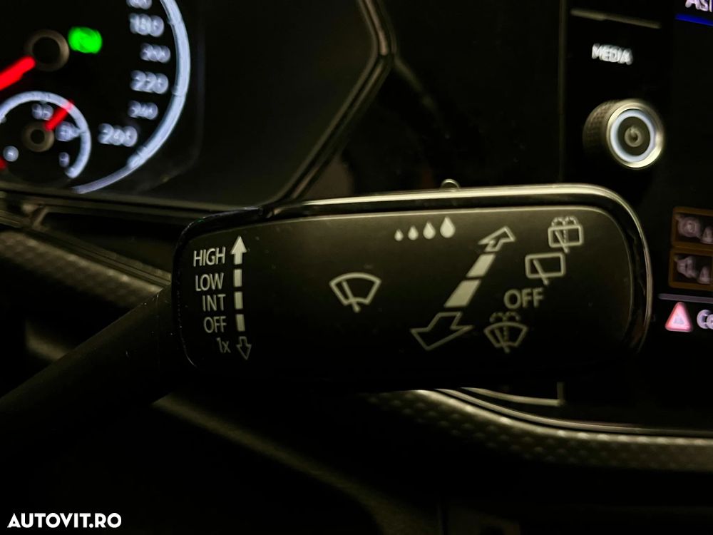 Volkswagen T-Cross - 24