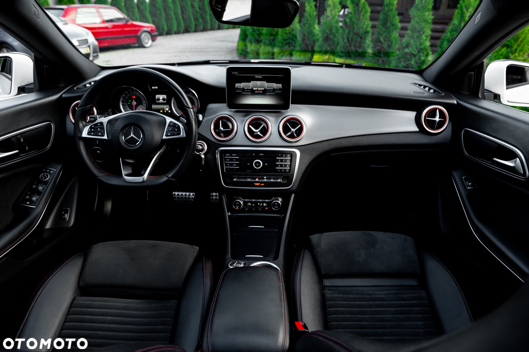 Mercedes-Benz CLA 250 7G-DCT AMG Line - 28