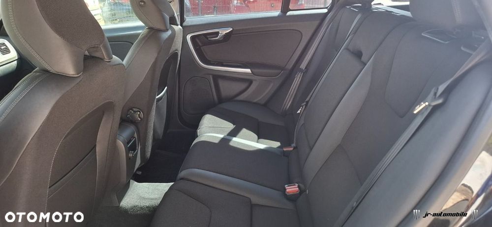 Volvo V60 D4 Geartronic Momentum - 12