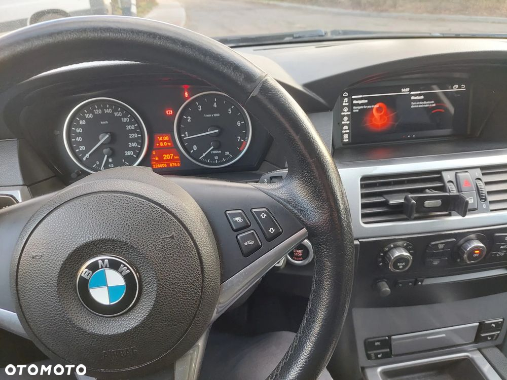 BMW i5 - 5