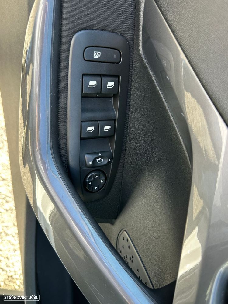 Peugeot 2008 1.2 PureTech Style - 12