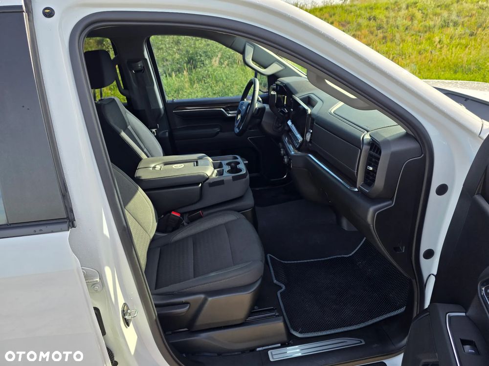 Chevrolet Silverado - 18