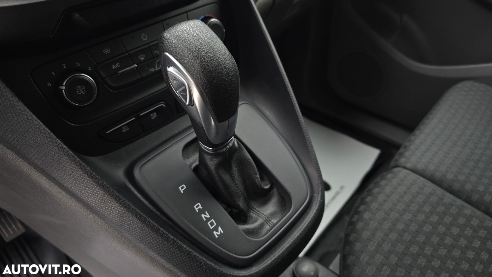Ford Transit Connect - 17