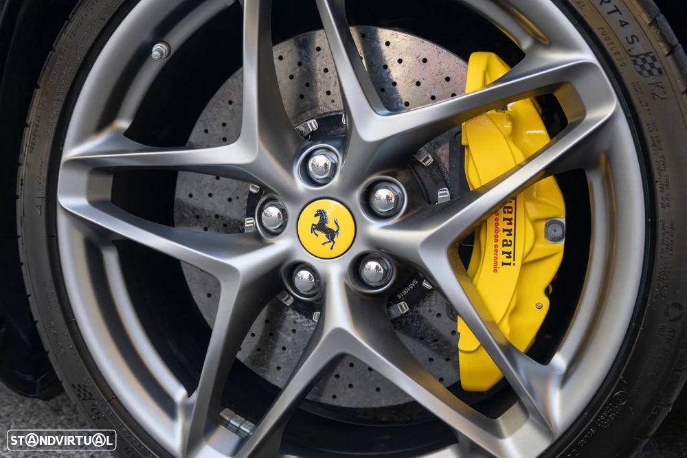 Ferrari Roma 3.9 Twin-Turbo V8 — photo 5