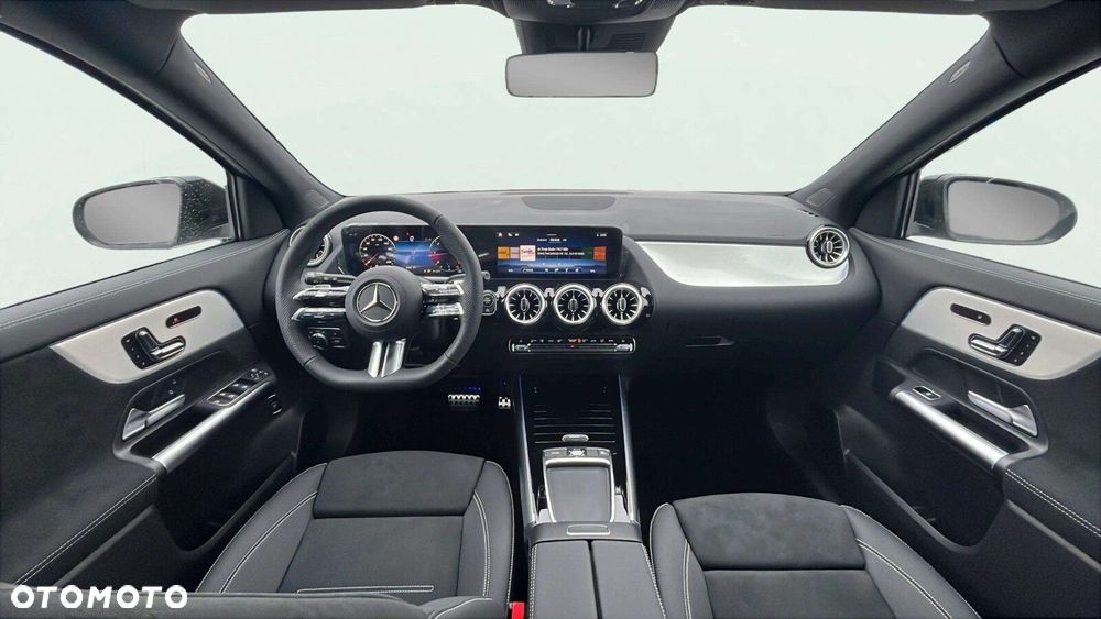 Mercedes-Benz GLA - 11