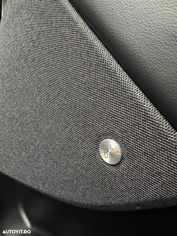 Ford Mustang Mach-E - 9