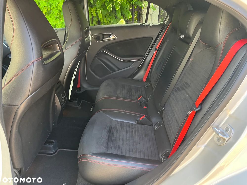 Mercedes-Benz Klasa A AMG 45 4Matic AMG Speedshift 7G-DCT - 16