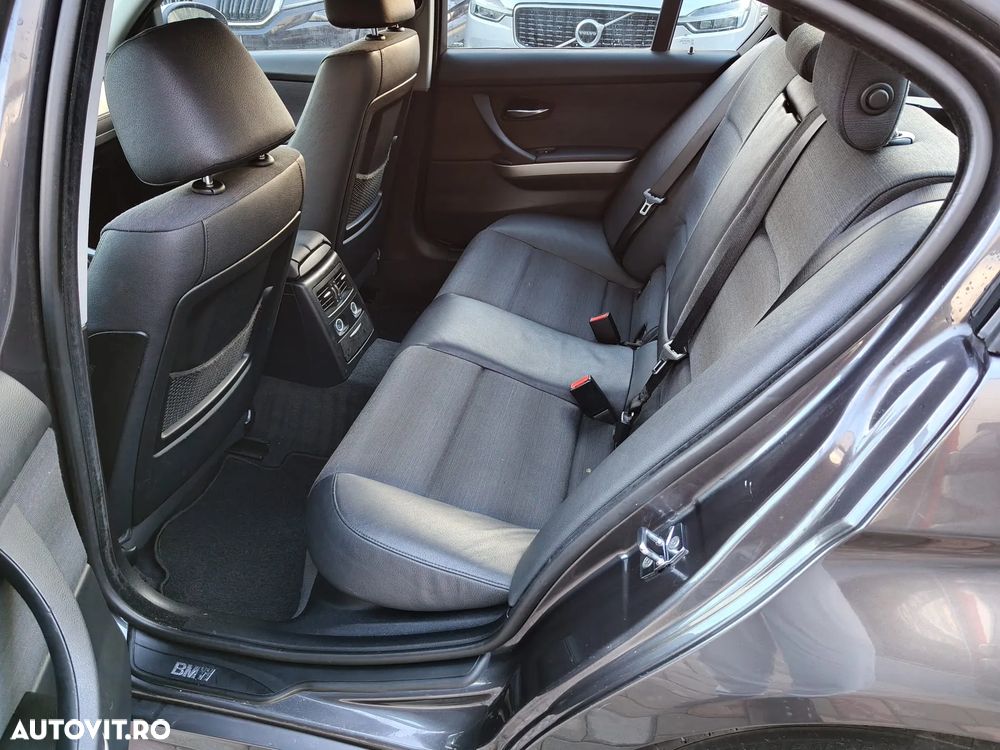 BMW Seria 3 318i Edition Sport - 14