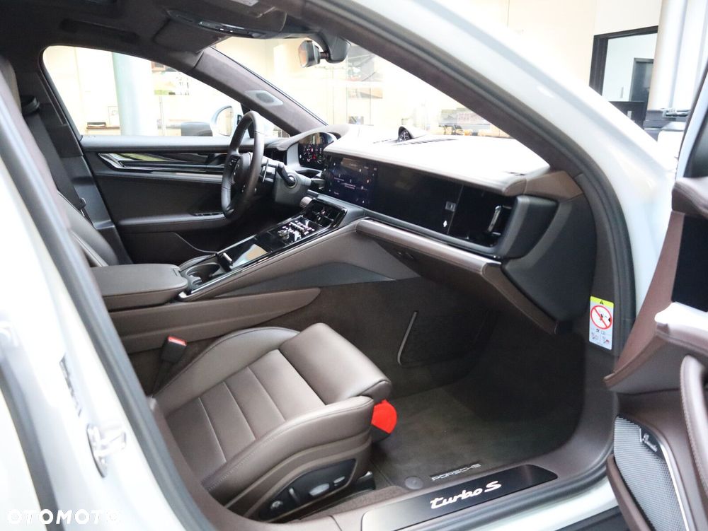 Porsche Panamera - 17