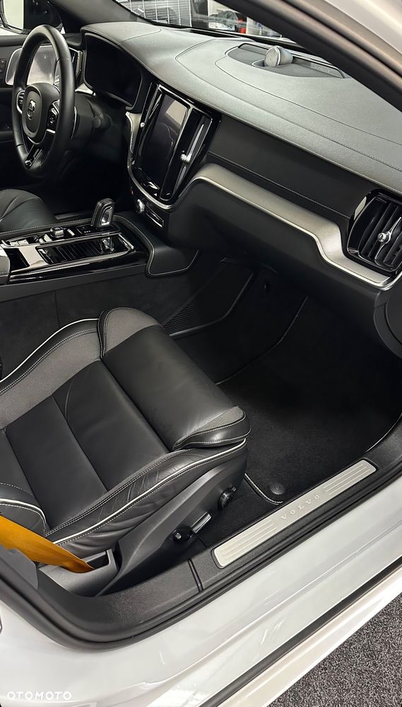 Volvo S60 T8 AWD Plug-In Hybrid Polestar Engineered - 8