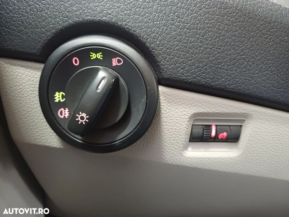 Volkswagen Caravelle LR Comfortline DSG - 9