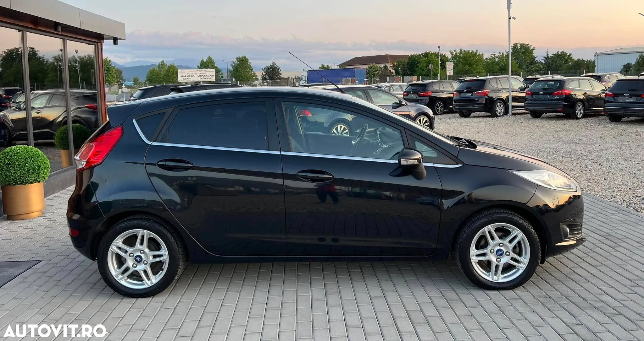 Ford Fiesta 1.5 TDCi DPF Titanium - 9