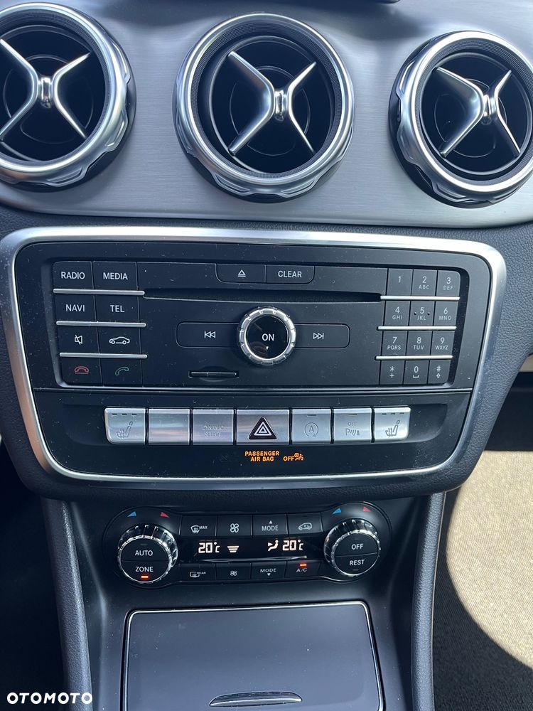 Mercedes-Benz GLA 200 7G-DCT AMG Line - 16