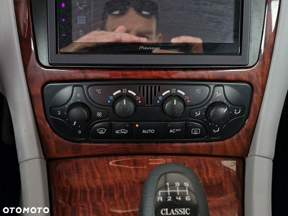 Mercedes-Benz Klasa C 180 Kompressor Classic - 24