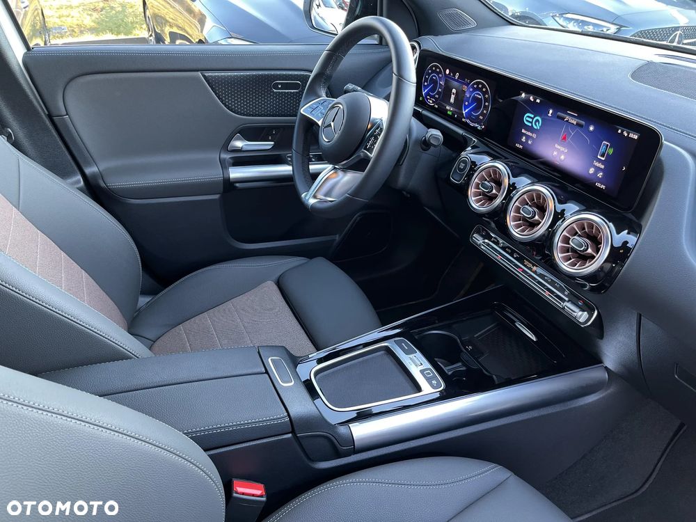 Mercedes-Benz EQA - 12