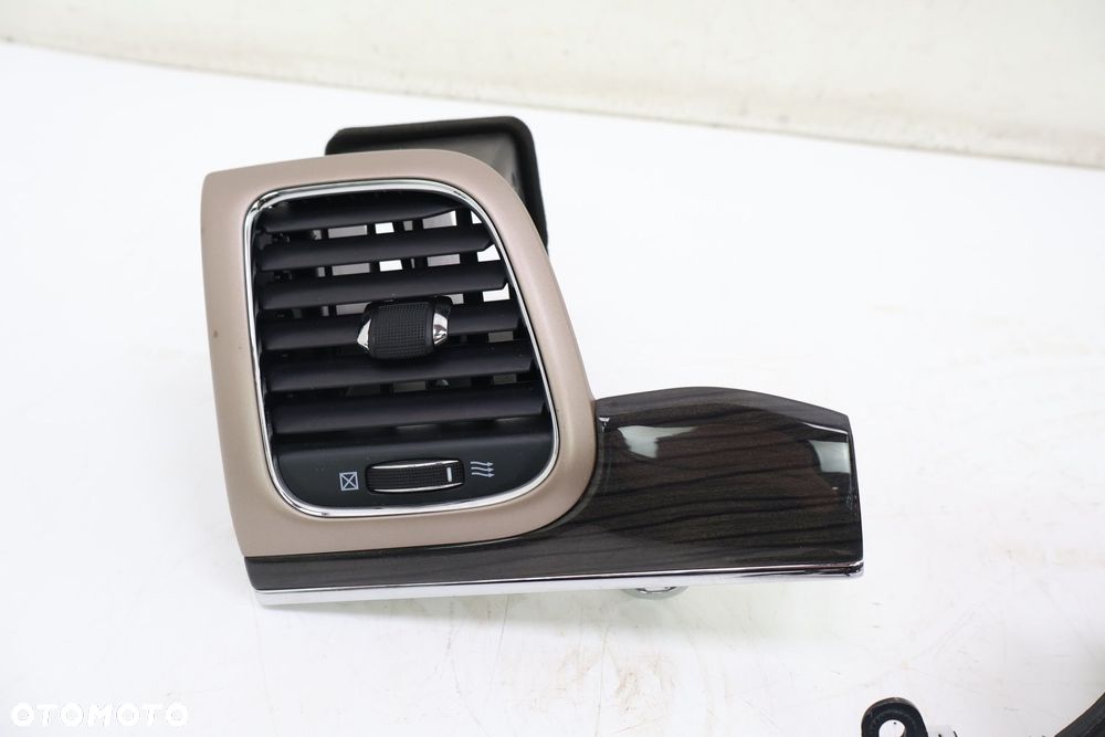 JEEP GRAND CHEROKEE WK2 DEKORY DESKI ROZDZIELCZEJ KRATKI NAWIEWU - 2