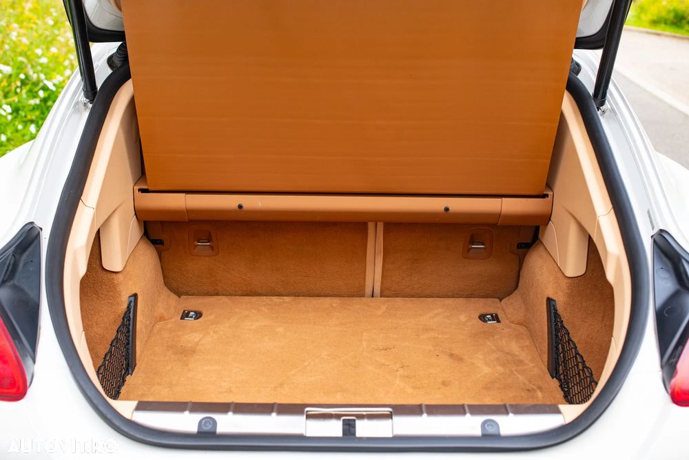 Porsche Panamera - 32