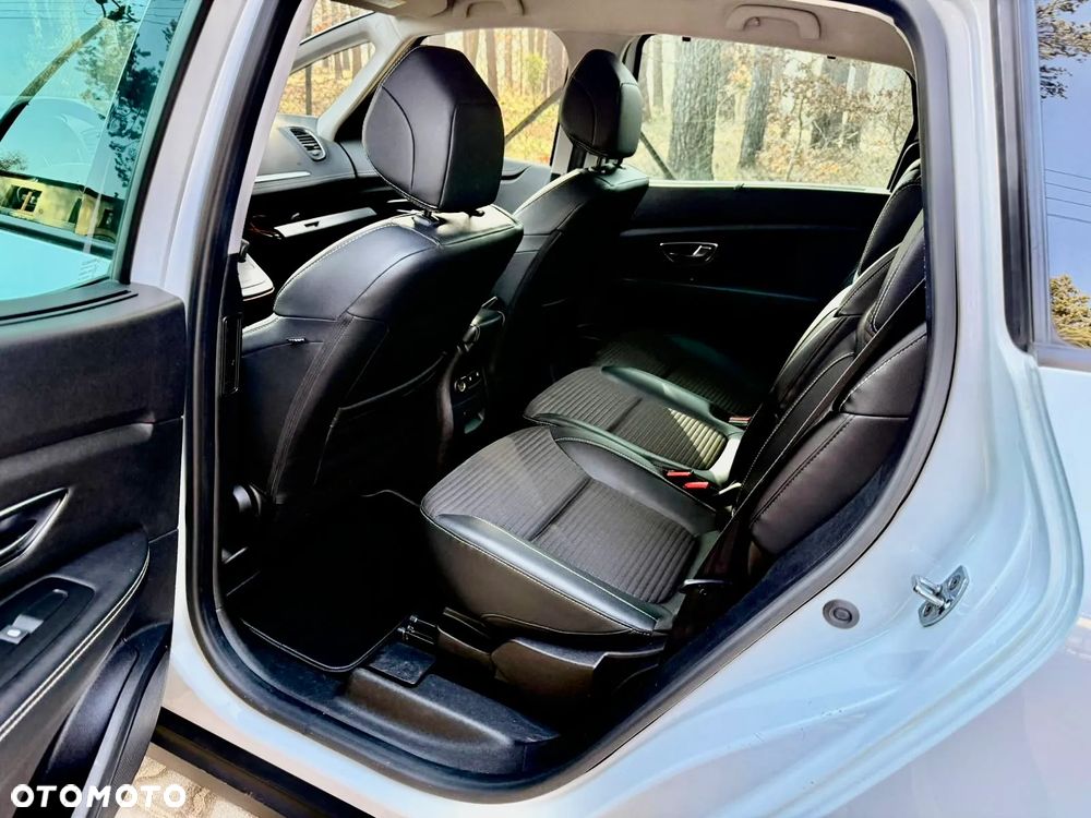 Renault Grand Scenic TCe 140 GPF EDC INTENS - 21