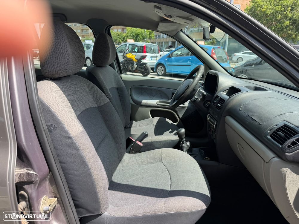 Renault Clio 1.2 16V Expression - 10