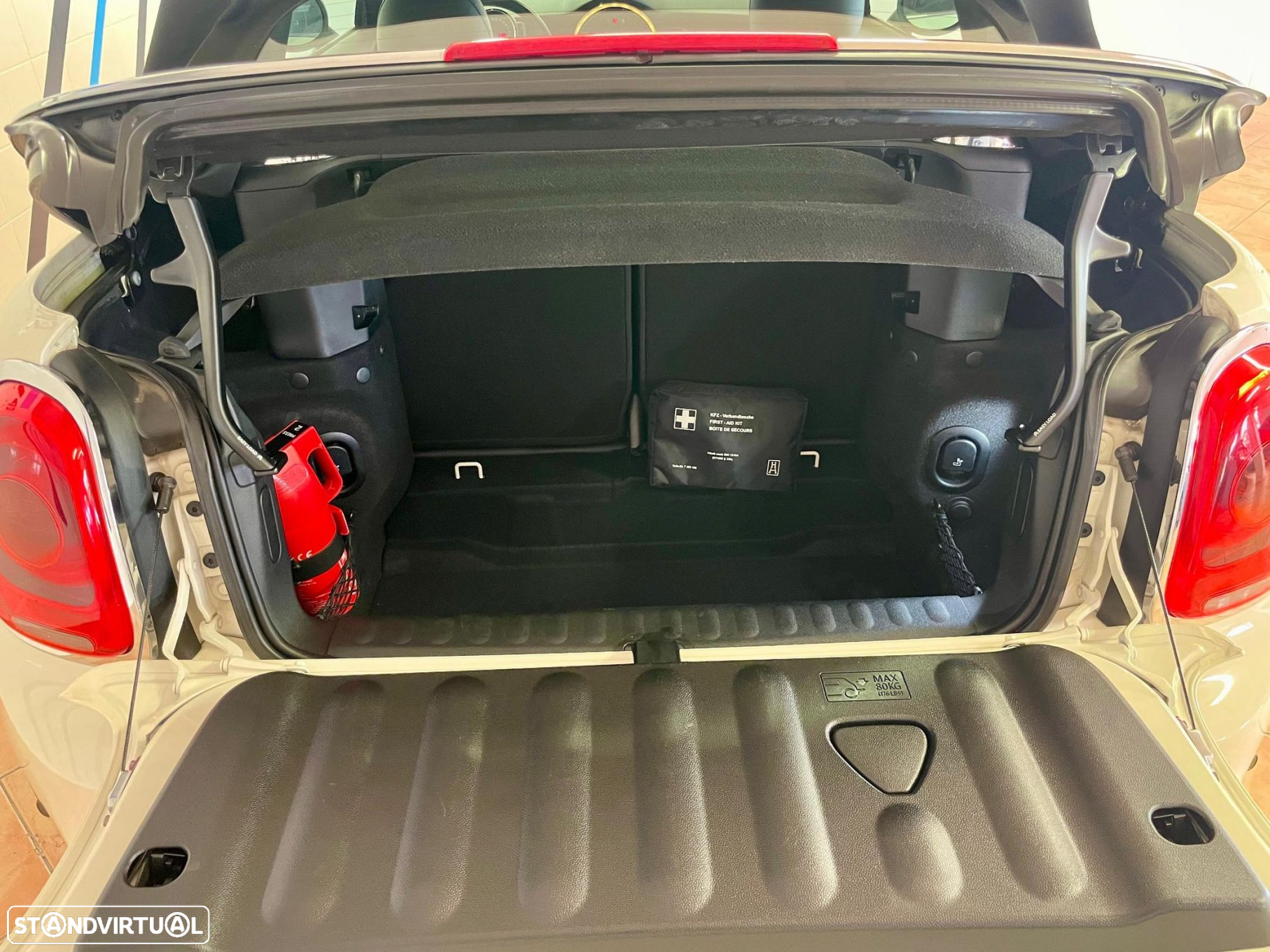 MINI Cabrio Cooper SD Auto - 32