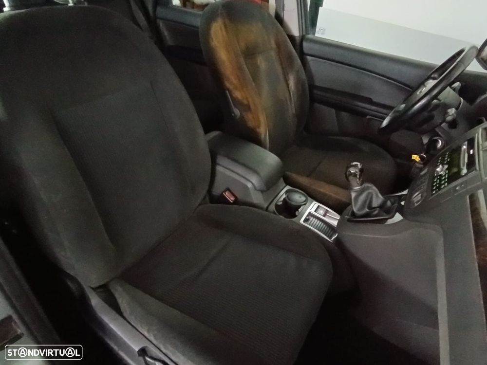 Ford Focus C-Max 1.6 TDCi Ghia - 19