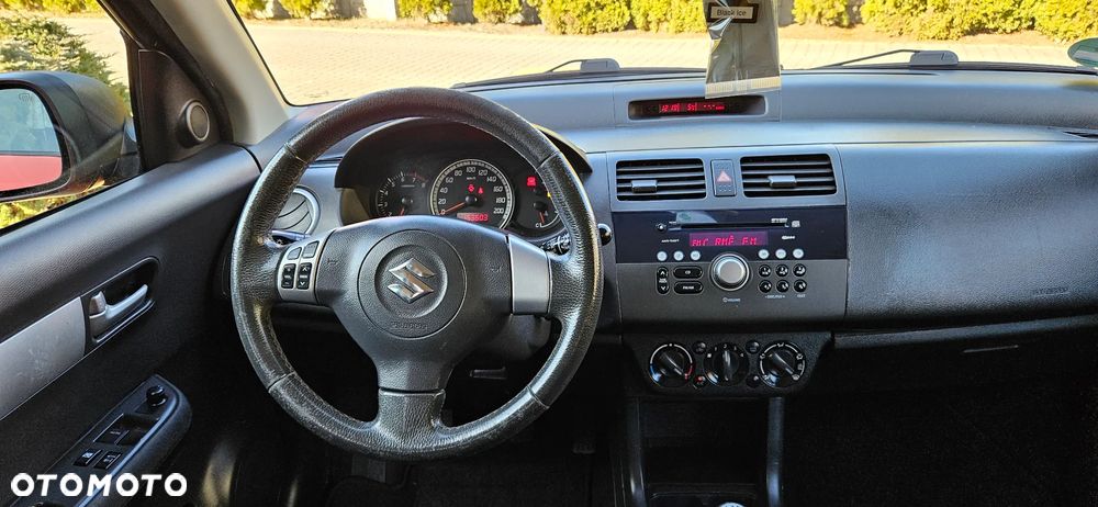 Suzuki Swift 1.3 Limited 25 - 9