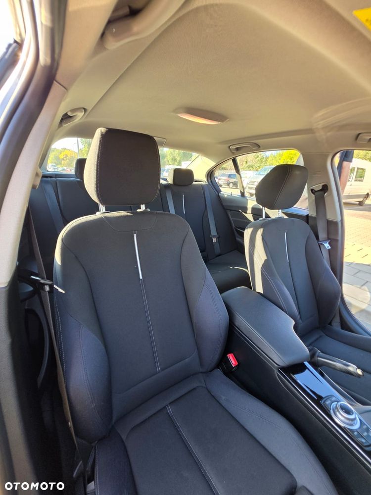 BMW Seria 3 - 16
