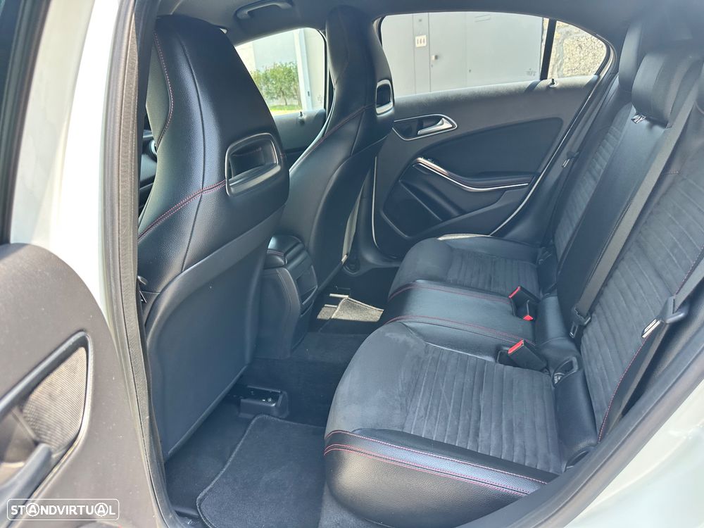 Mercedes-Benz A 180 d AMG Line - 30