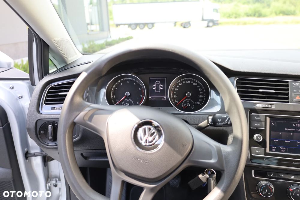 Volkswagen Golf 1.0 TSI (BlueMotion Technology) Comfortline - 24