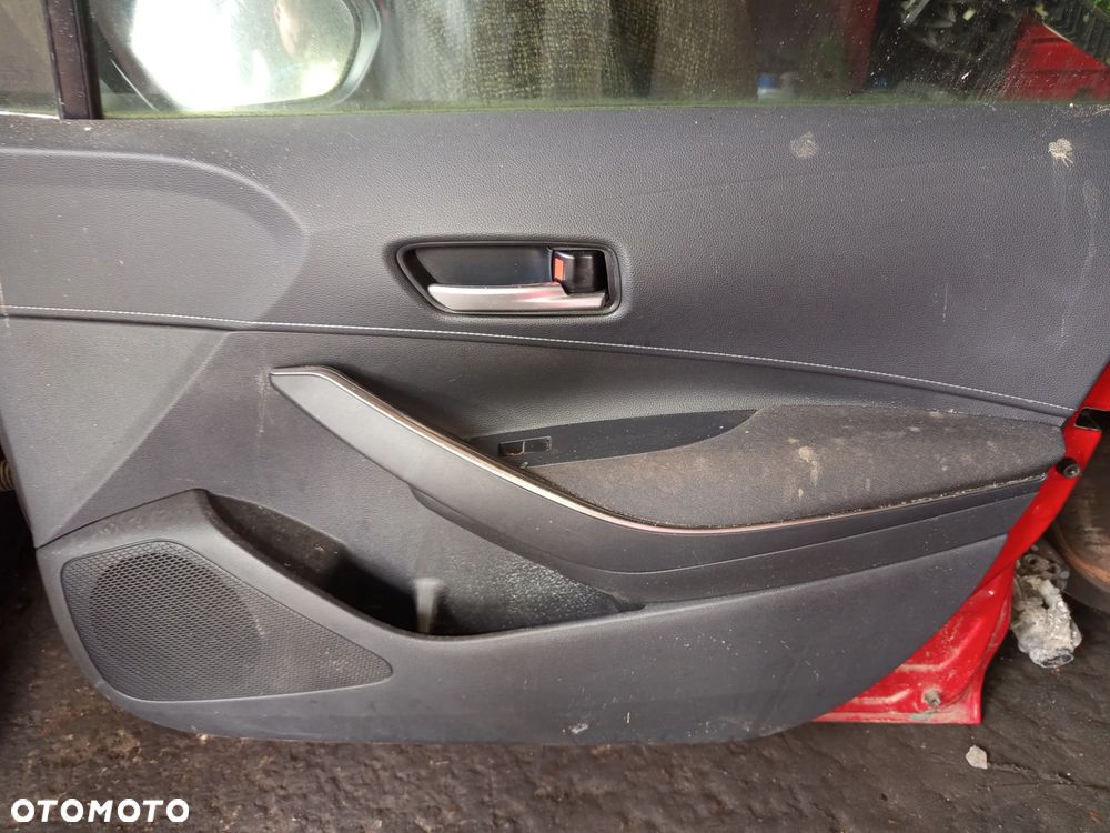 DRZWI PRAWE PRZEDNIE TOYOTA COROLLA E21 19- KOD LAKIERU-3US - 3