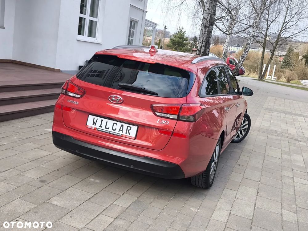 Hyundai i30 blue Kombi 1.6 CRDi Style - 9