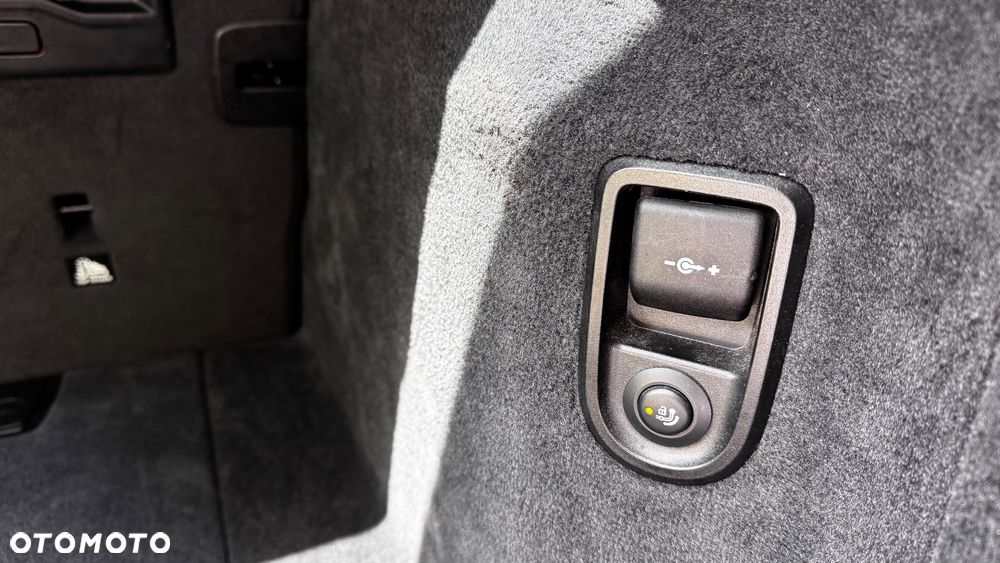 BMW Seria 5 520i - 28