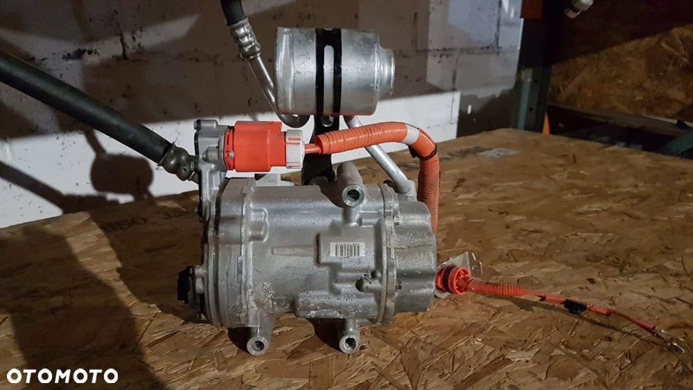 NISSAN LEAF II ZE1 KOMPRESOR SPRĘŻARKA KLIMATYZACJI 926005SA1A - 1