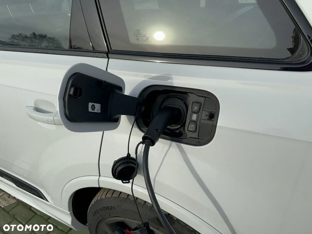 Audi Q7 60 TFSI e PHEV Quattro S Line Tiptr - 16