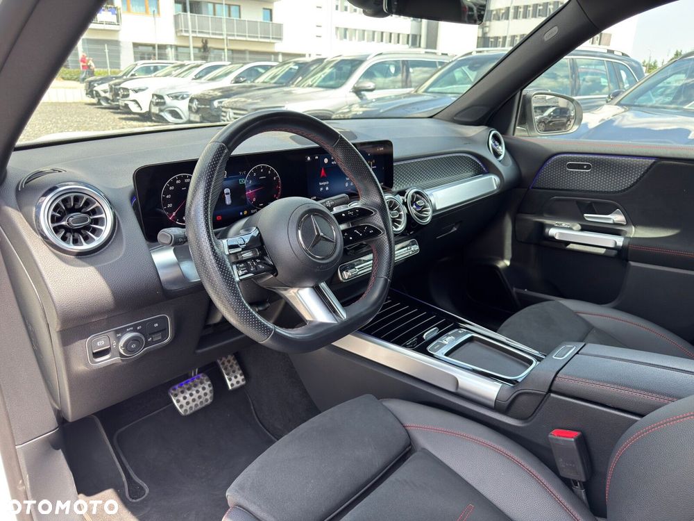 Mercedes-Benz GLB - 29