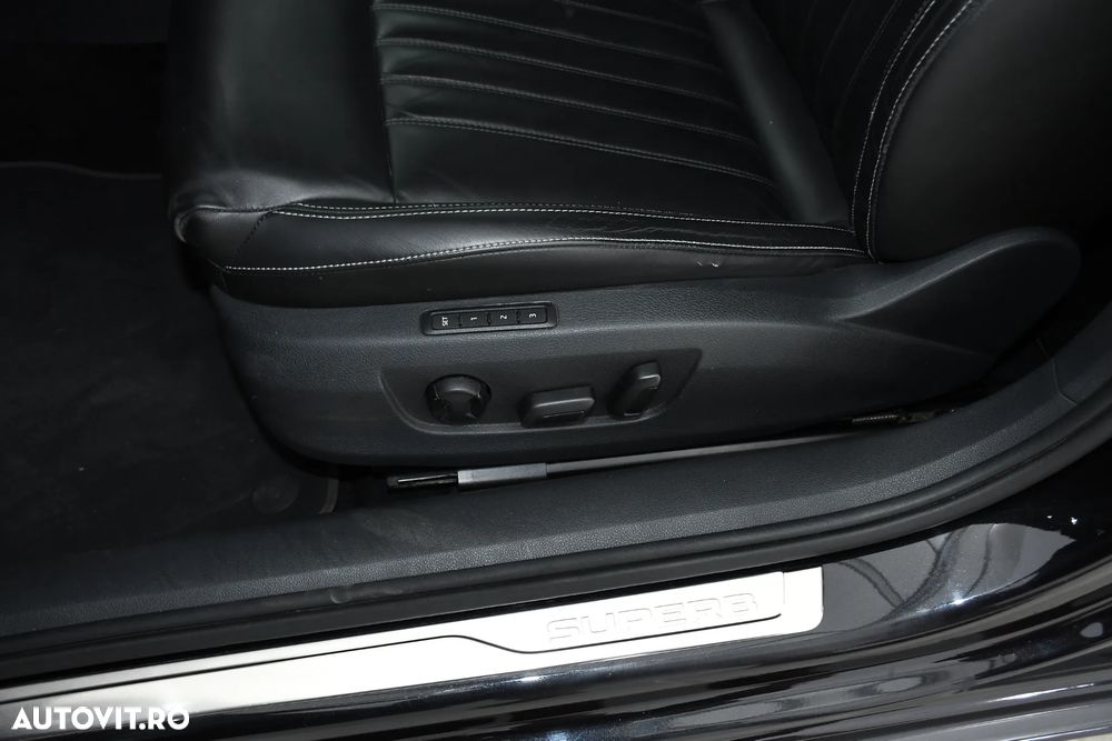Skoda Superb 2.0 TDI DSG Premium Edition - 22