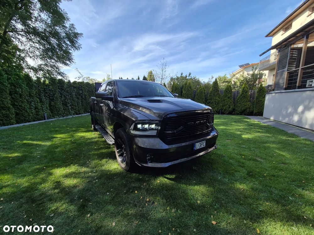 Dodge RAM 5.7 4x4 - 2