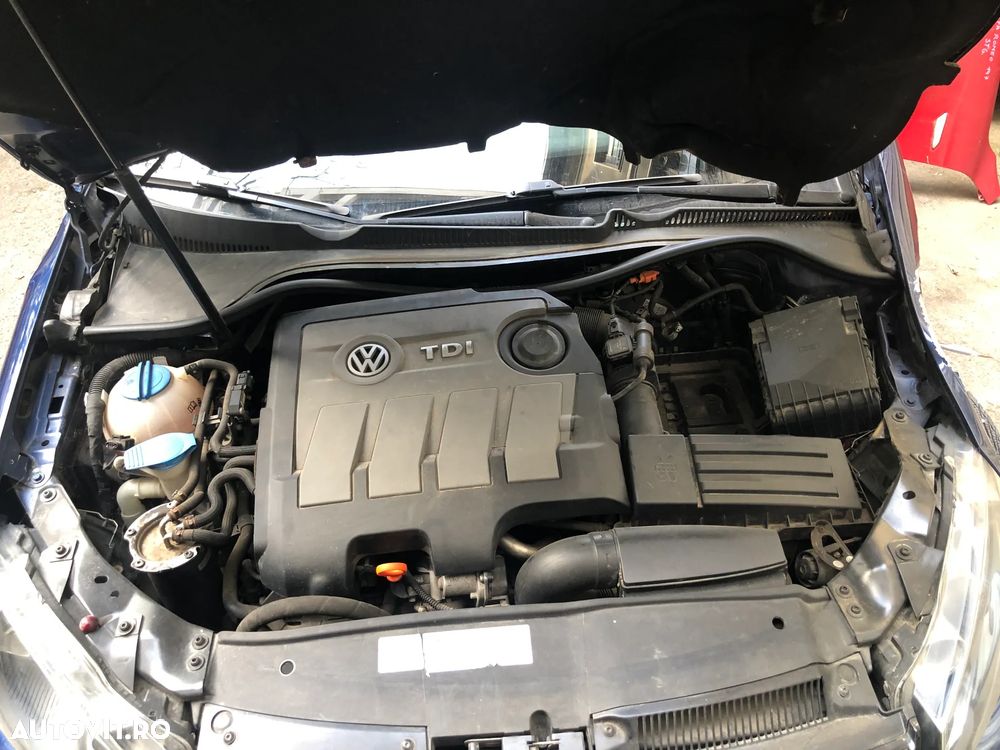 Dezmembrez VW Volkswagen Golf 6 2011 albastru 1,6 TDI cod CAY - 10
