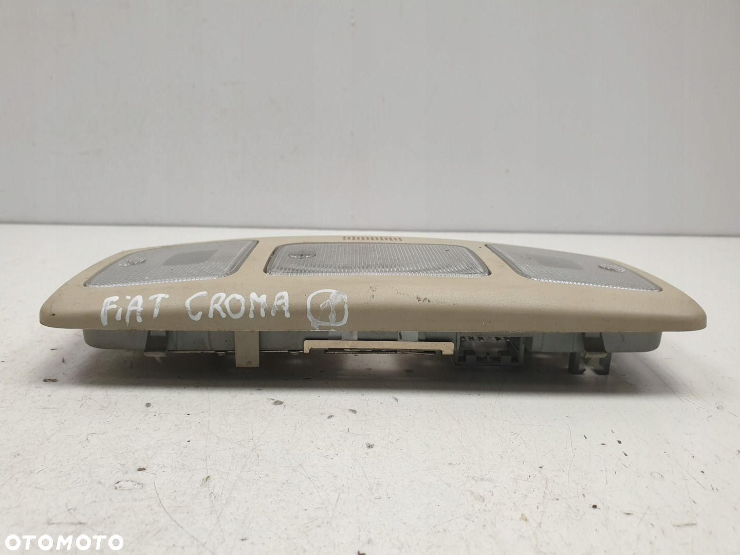 Fiat Croma II LAMPKA OŚWIETLENIA KABINY 735316712 - 2