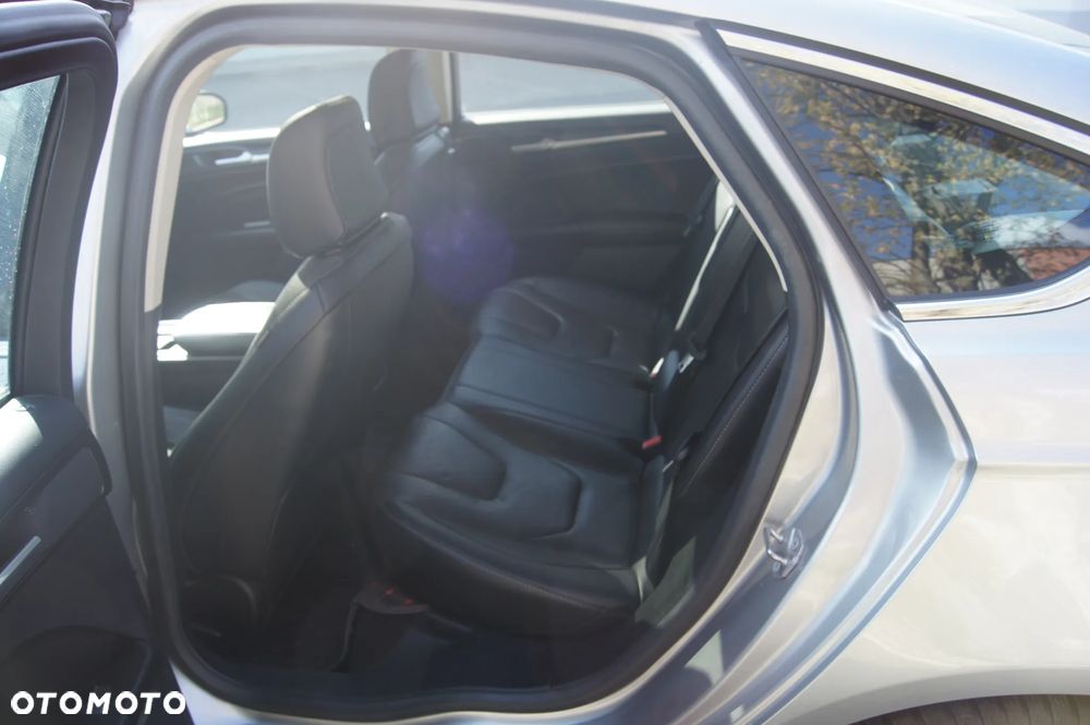 Ford Fusion - 10