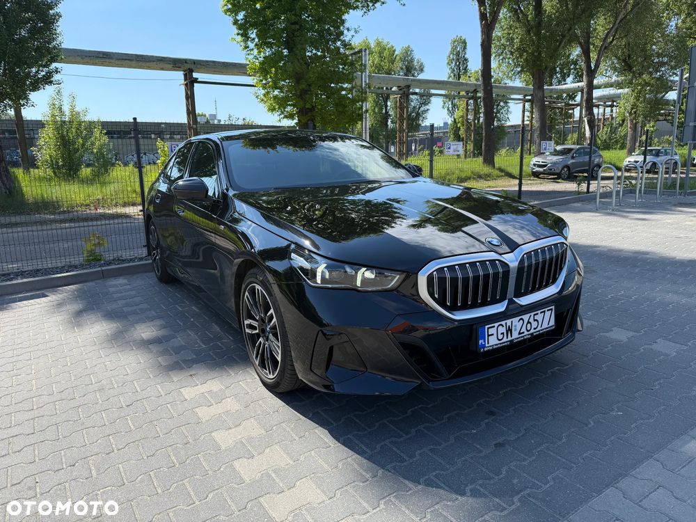 BMW Seria 5 520d xDrive mHEV M Sport - 2
