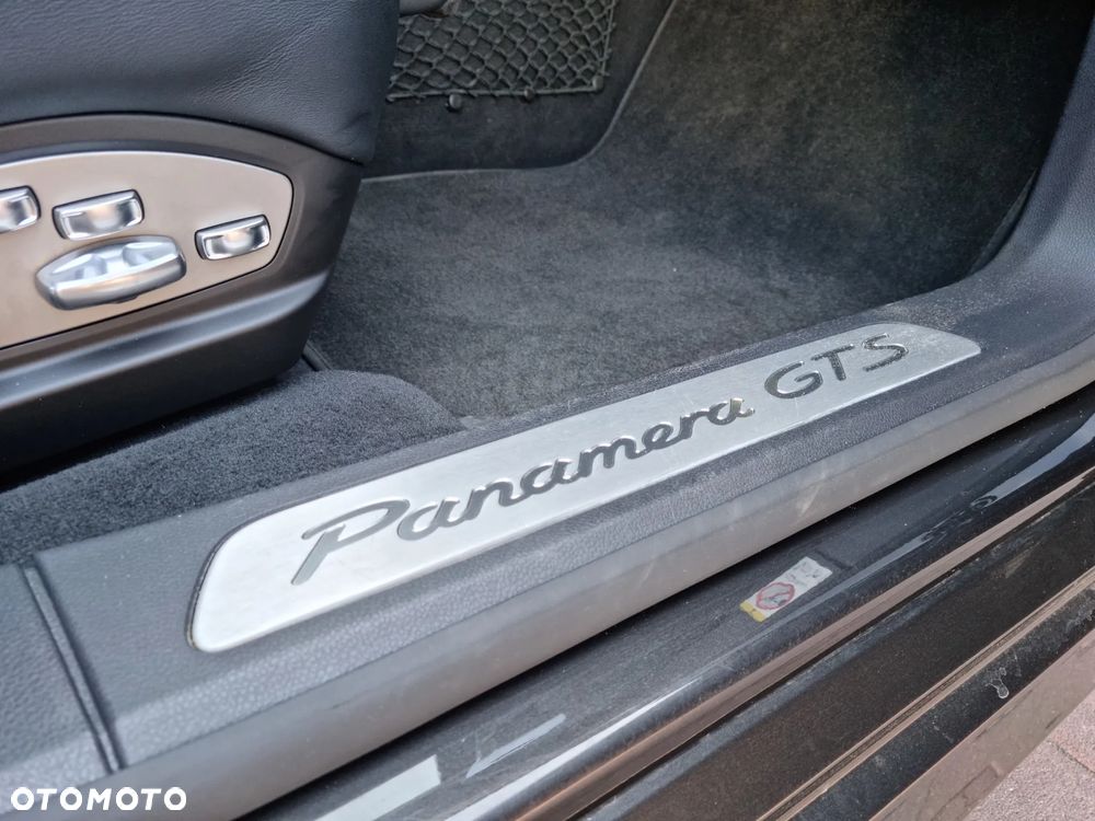 Porsche Panamera GTS PDK - 23