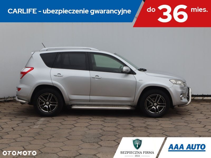 Toyota RAV4 - 8
