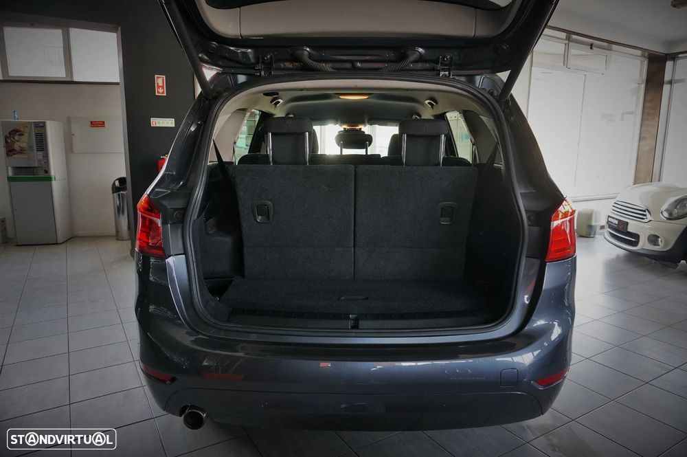 BMW 216 Gran Tourer d 7L Line Luxury - 29