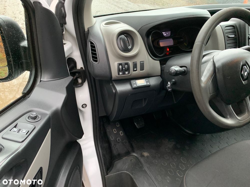 Renault Trafic - 16