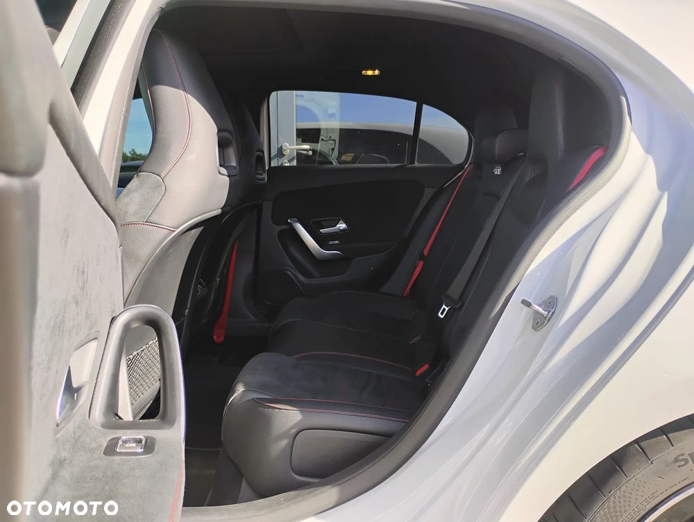 Mercedes-Benz Klasa A 35 AMG 4-Matic 7G-DCT - 13