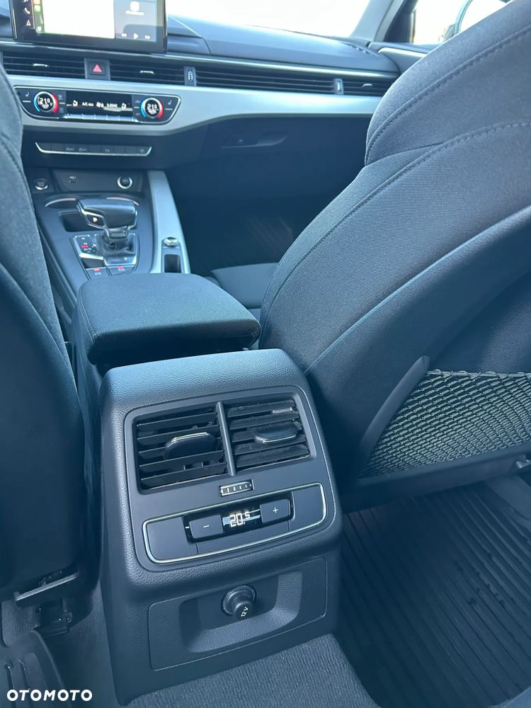 Audi A4 Limousine - 11
